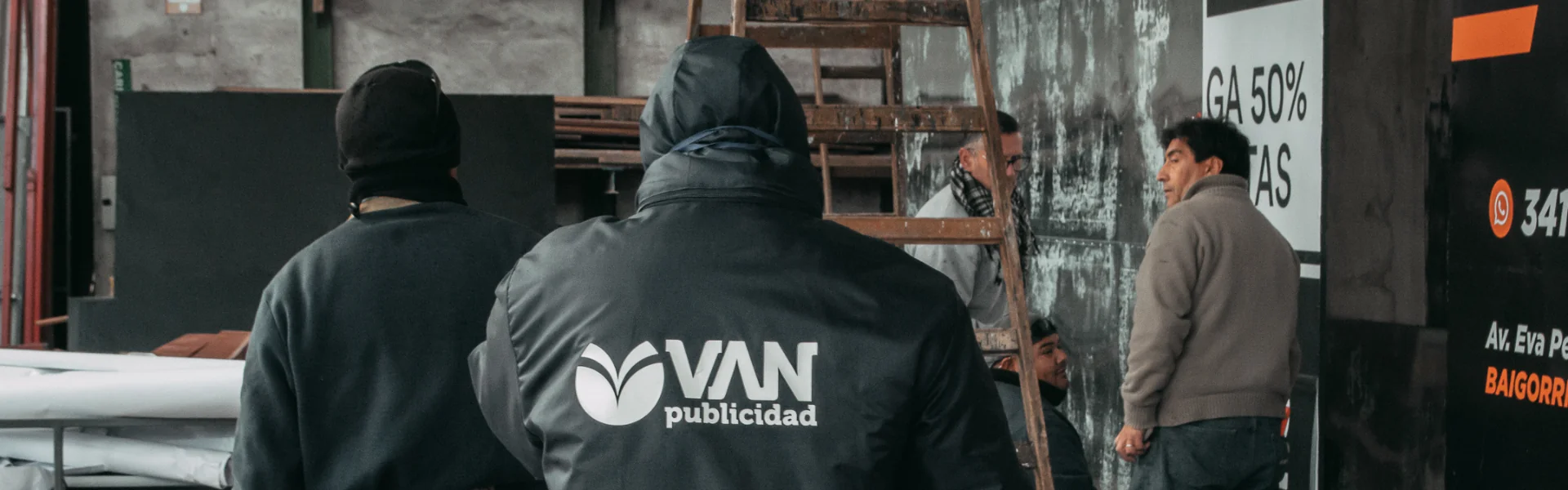 Equipo de diseño gráfico de Van Publicidad