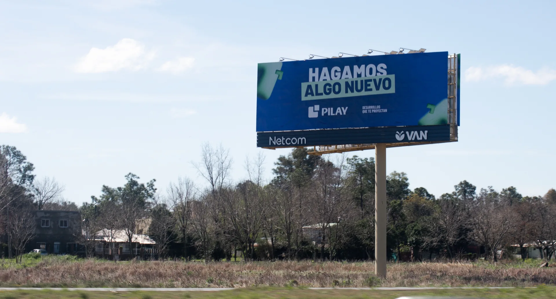 Cartelería de Van Publicidad en la vía pública